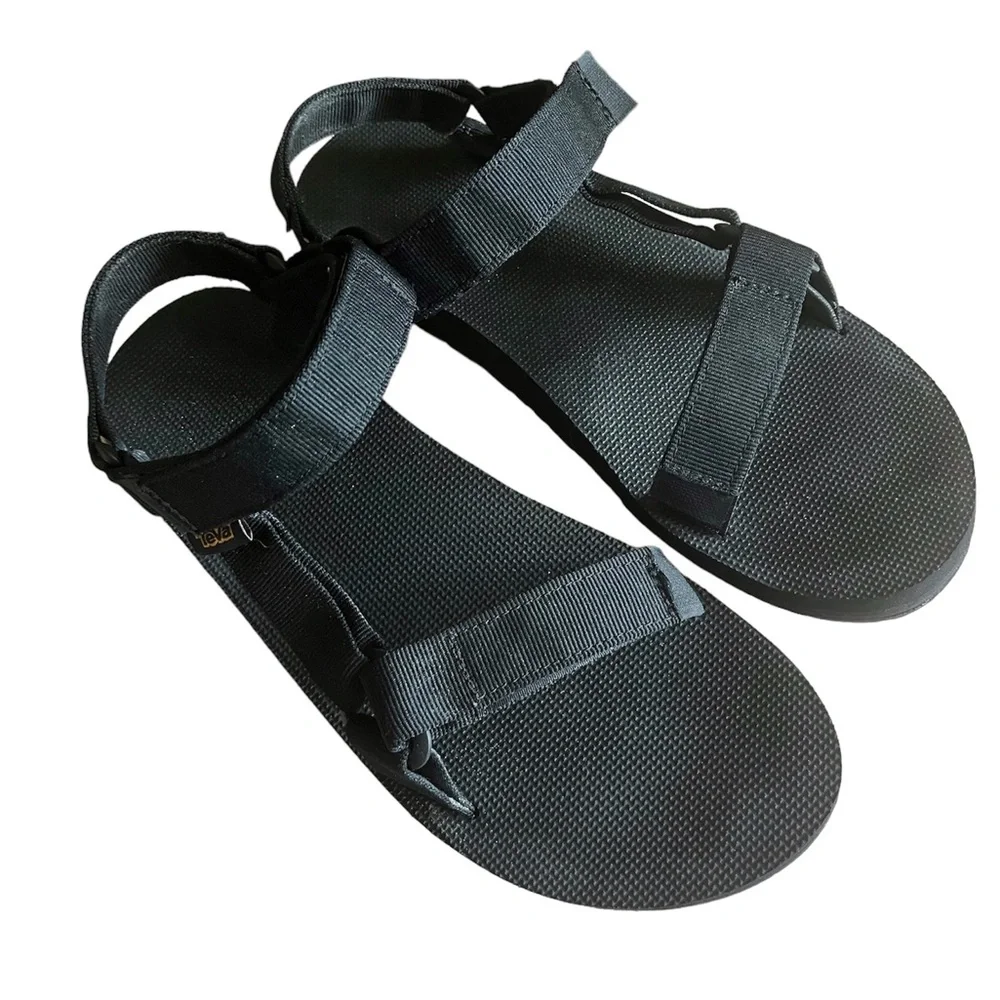 Teva black men’s
